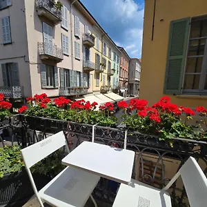 Russomanno Apartament Como